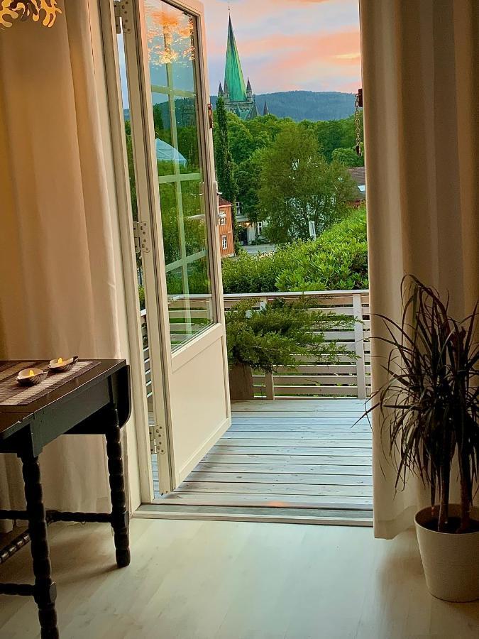 トロンハイム Private House-Terrace-Garden -Parking-Wifi-Smarttvヴィラ エクステリア 写真