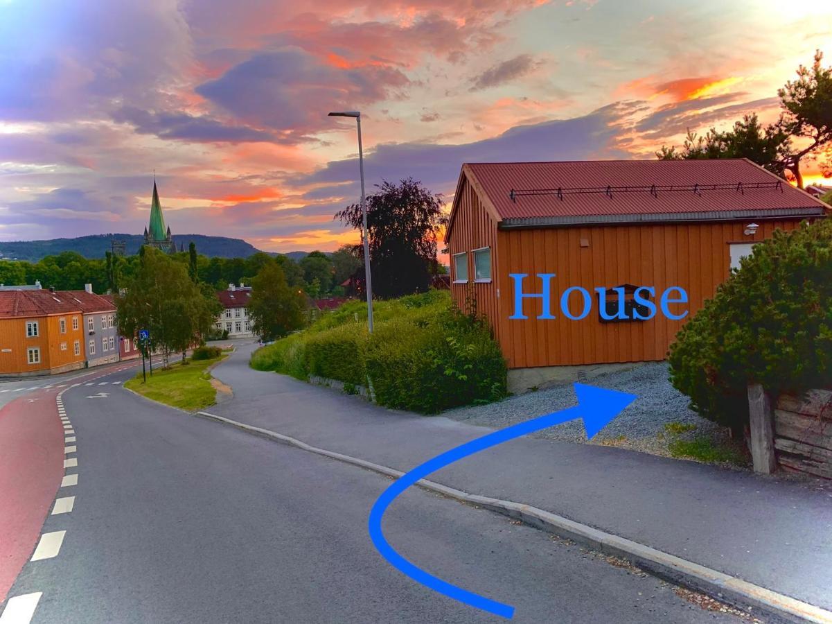 トロンハイム Private House-Terrace-Garden -Parking-Wifi-Smarttvヴィラ エクステリア 写真