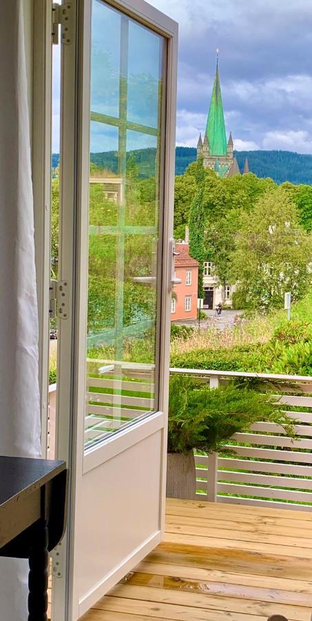 トロンハイム Private House-Terrace-Garden -Parking-Wifi-Smarttvヴィラ エクステリア 写真